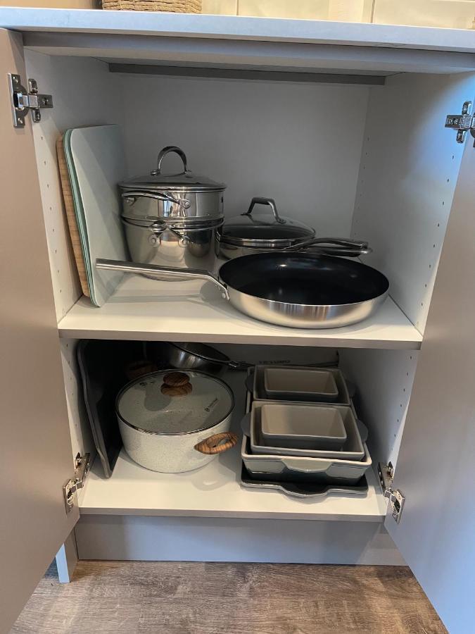 Awesome View 21 Two Bedroom One Bath Downtown Lake View Near Beach 킬로나 외부 사진